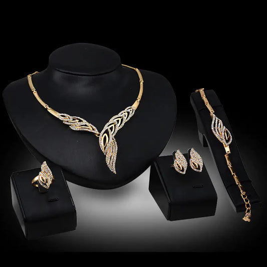 Woman Gold Indian Bridal Jewelry Set