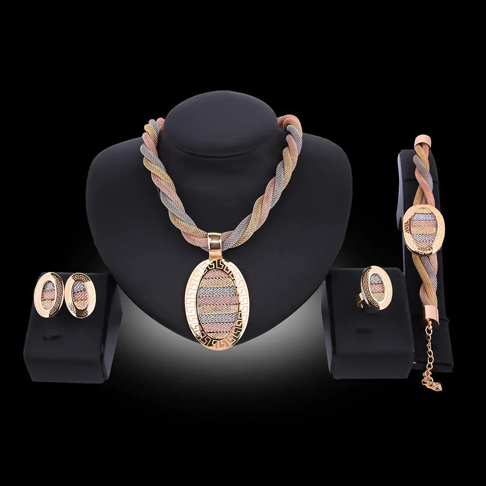 Woman Gold Indian Bridal Jewelry Set