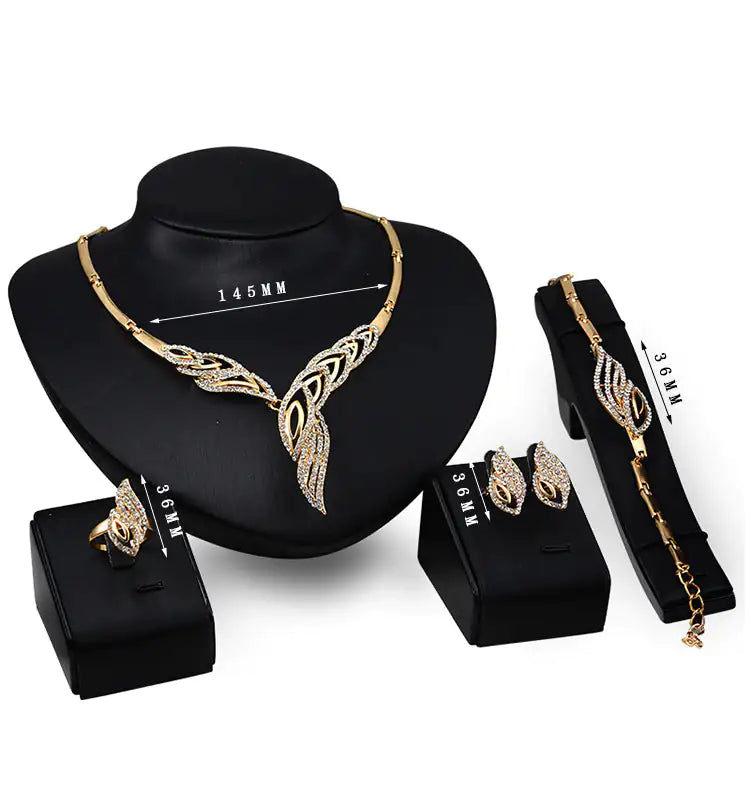 Woman Gold Indian Bridal Jewelry Set