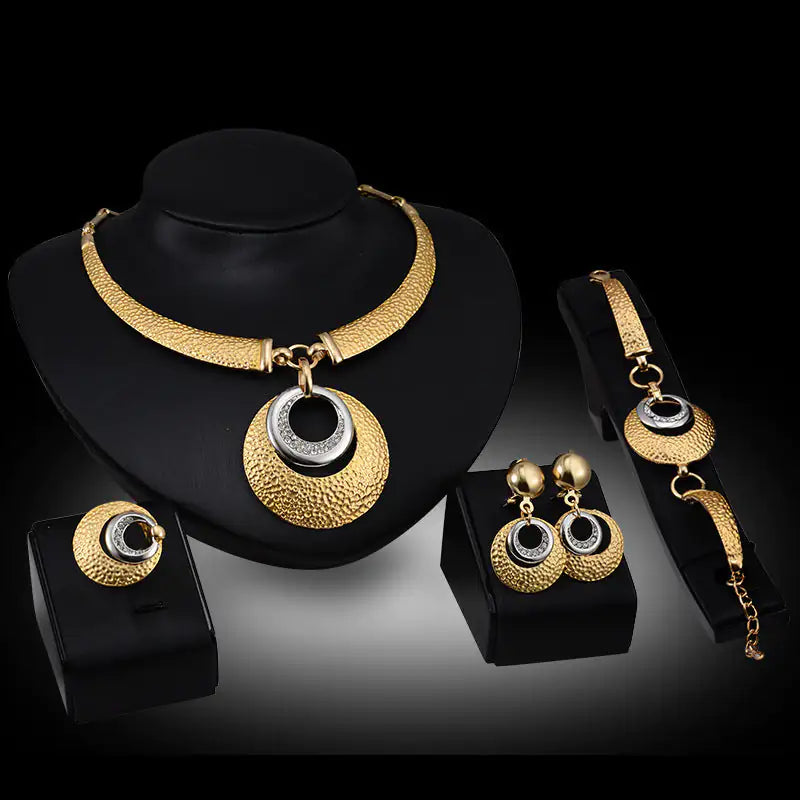 Woman Gold Indian Bridal Jewelry Set