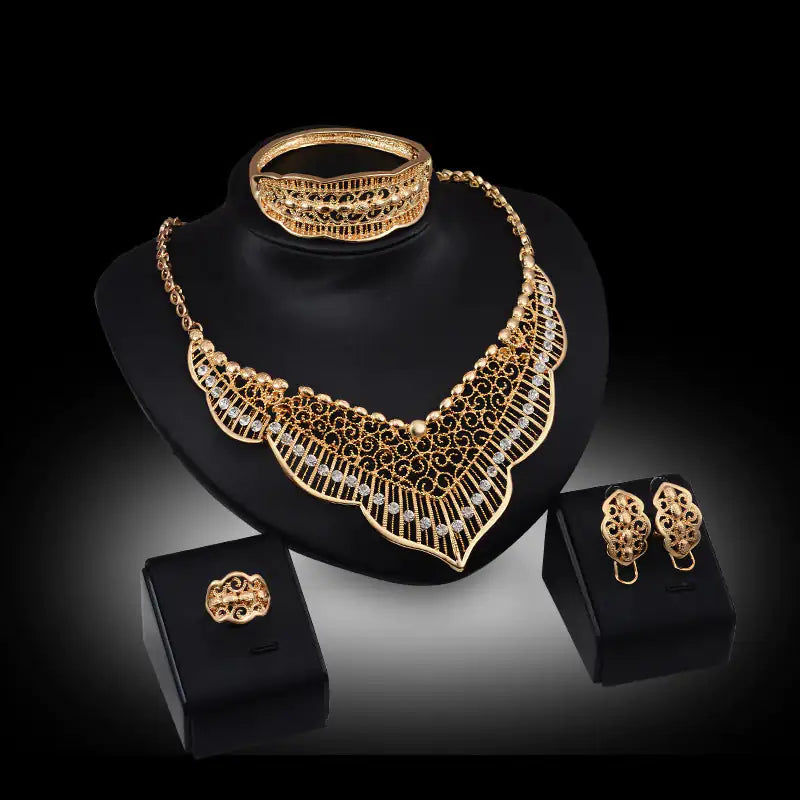 Woman Gold Indian Bridal Jewelry Set