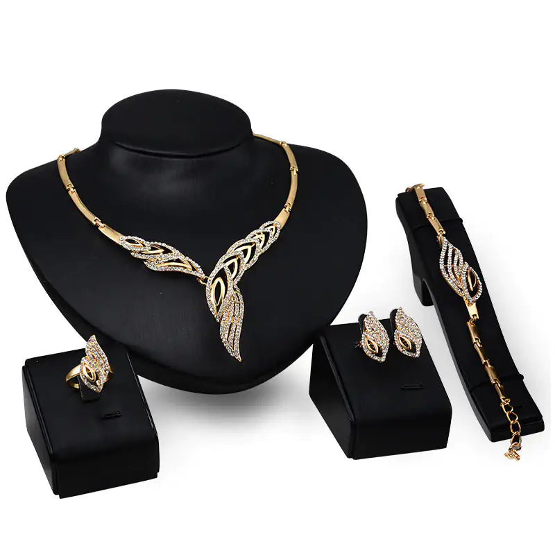 Woman Gold Indian Bridal Jewelry Set