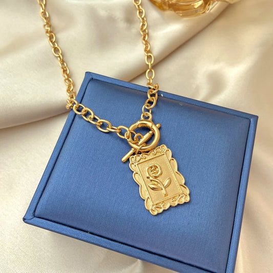 Women Pendant Necklaces